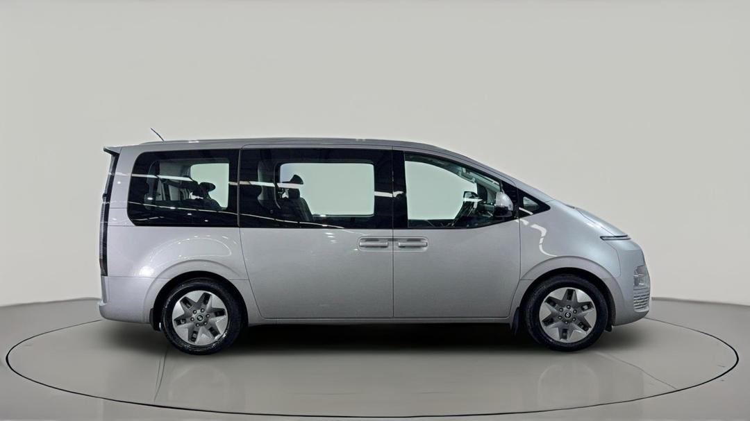 2023 Hyundai Staria Staria, Automatic, 81037 km, Right Side View