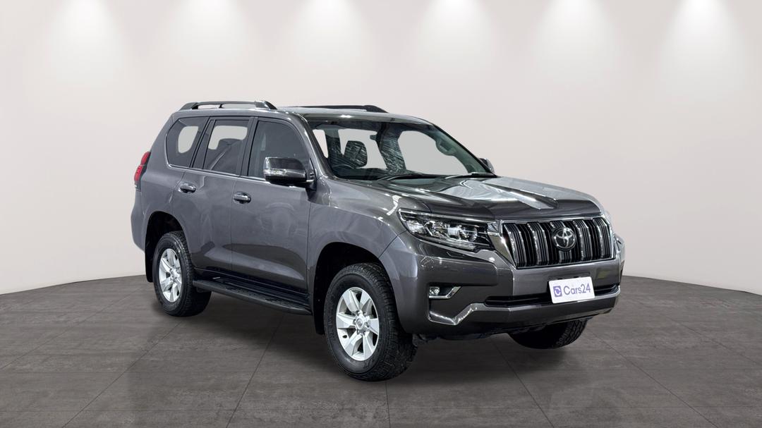 2023 Toyota Landcruiser Prado Gxl, Automatic, 61611 km, Right Front Diagonal (45- Degree) View