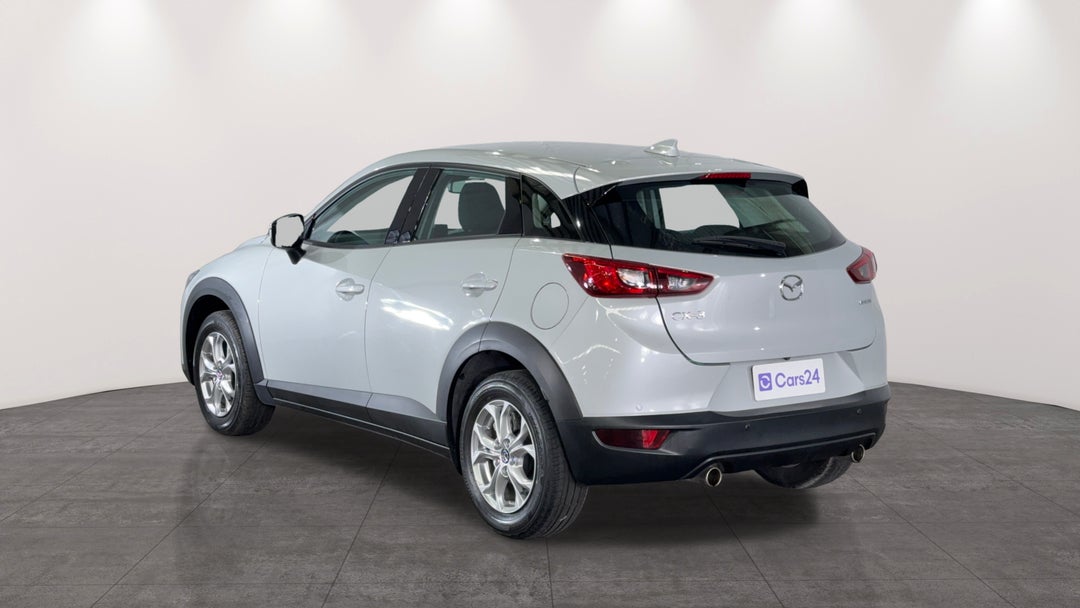 Left Back Diagonal (45- Degree) View