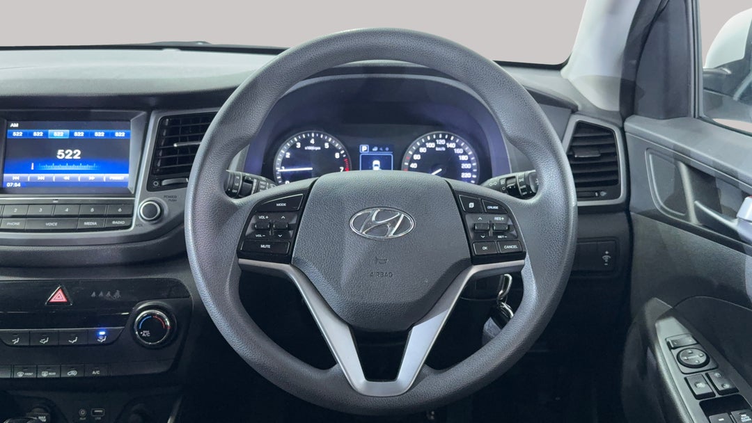 2016 Hyundai Tucson Active (fwd), Automatic, 130154 km, Steering Wheel Close-up