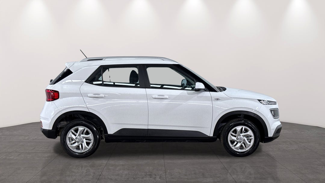 2024 Hyundai Venue Venue, Automatic, 3624 km, Right Side View