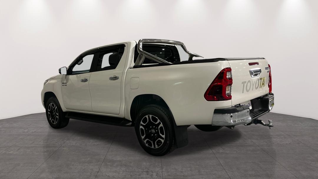 2022 Toyota Hilux Sr5 (4x4), Automatic, 31853 km, Left Back Diagonal (45- Degree) View