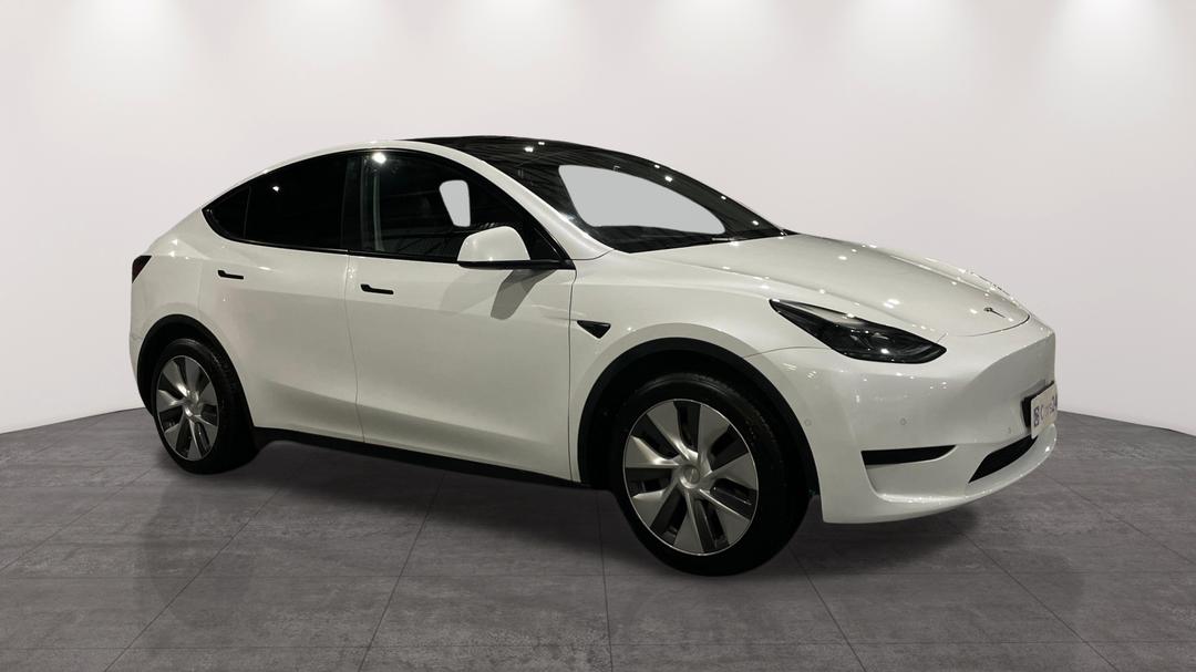 2023 Tesla Model Y Rear-wheel Drive, Automatic, 61253 km, Right Front Diagonal (45- Degree) View