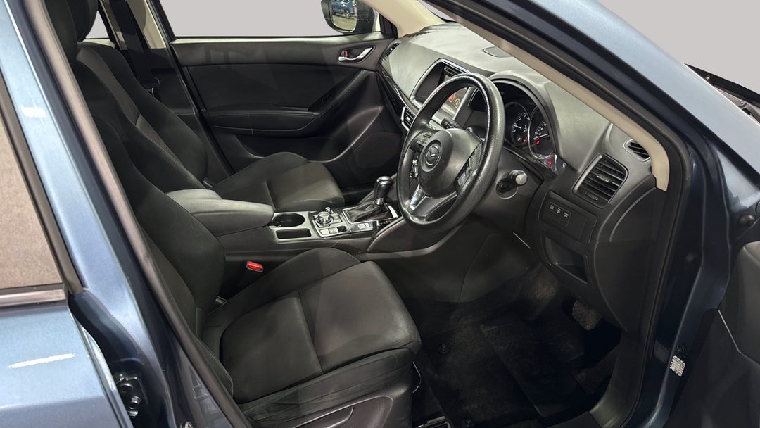 2015 Mazda CX-5 Maxx (4x2), Automatic, 132462 km, Right Side Front Door Cabin View