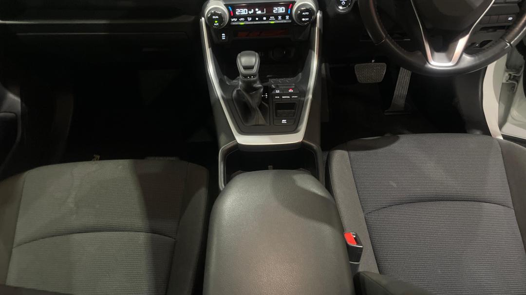 2023 Toyota RAV4 Gx (2WD) Hybrid, Automatic, 47607 km, Center Console