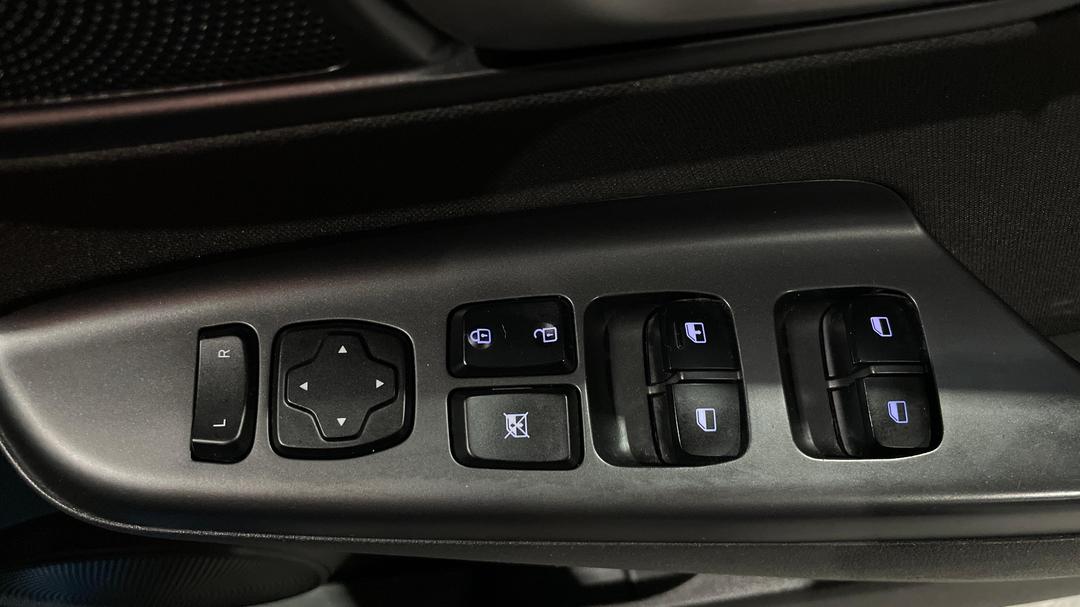 2018 Hyundai Kona Go (FWD), Automatic, 107543 km, Drivers Side Door Panel Controls