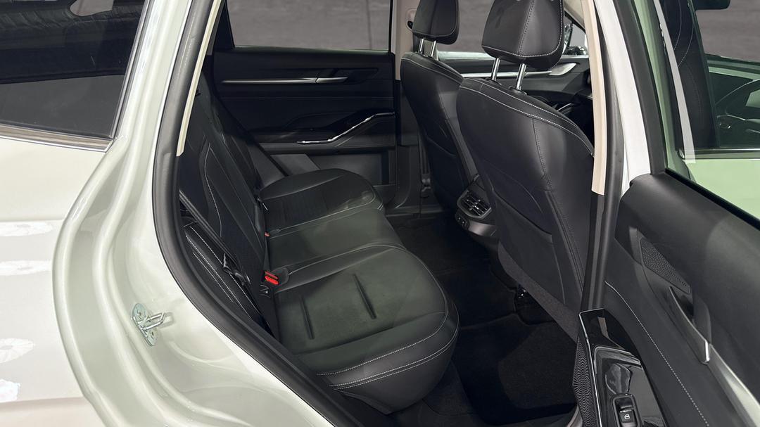 2022 GWM Haval H6 Ultra Hybrid, Automatic, 20377 km, Right Side Rear Door Cabin View