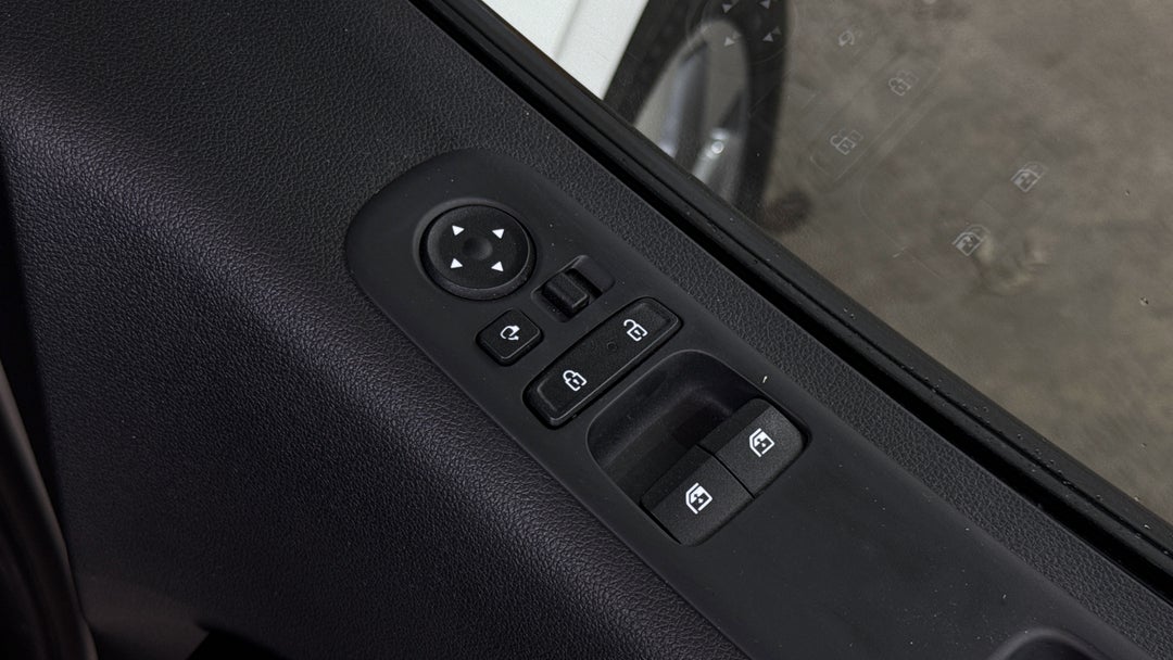 2024 Hyundai Staria ., Automatic, 48958 km, Drivers Side Door Panel Controls