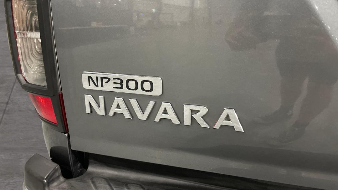 2016 Nissan Navara St-X (4x2), Automatic, 162767 km, Badge (Boot Left Side)
