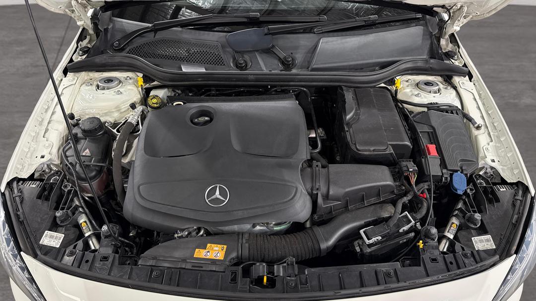 2016 Mercedes-benz GLA 180, Automatic, 90592 km, Open Bonnet (Engine)