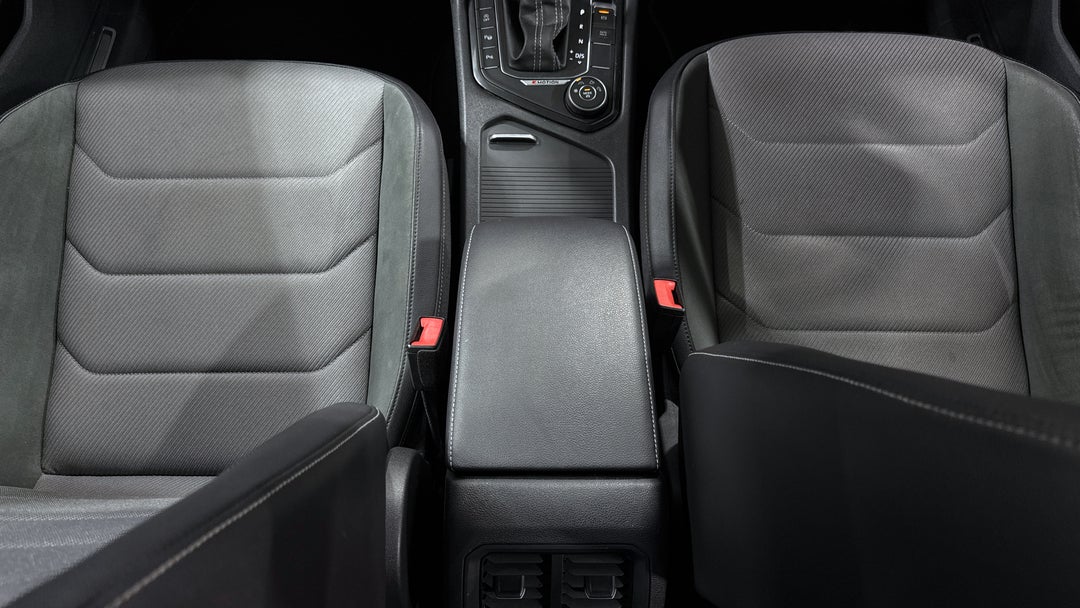 2019 Volkswagen Tiguan 132 Tsi R-line Edition, Automatic, 63435 km, Center Console