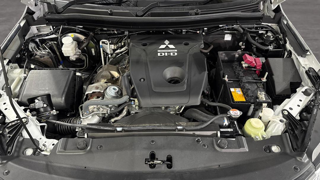2023 Mitsubishi Pajero Sport Gls (4WD) 7 Seat, Automatic, 19204 km, Open Bonnet (Engine)