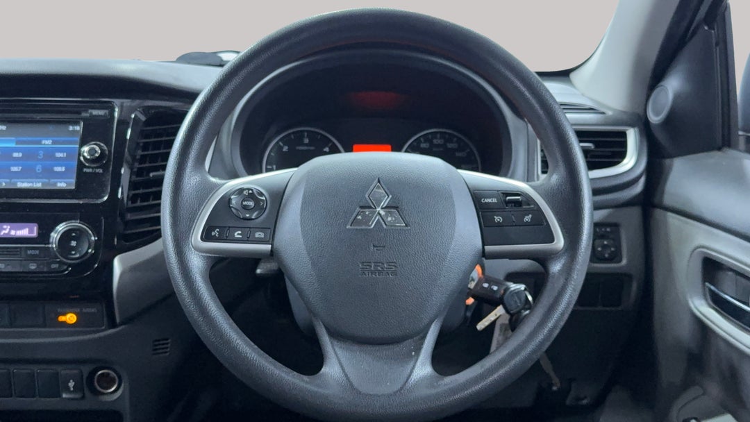 2017 Mitsubishi Triton Glx Plus (4x4), Automatic, 150949 km, Steering Wheel Close-up