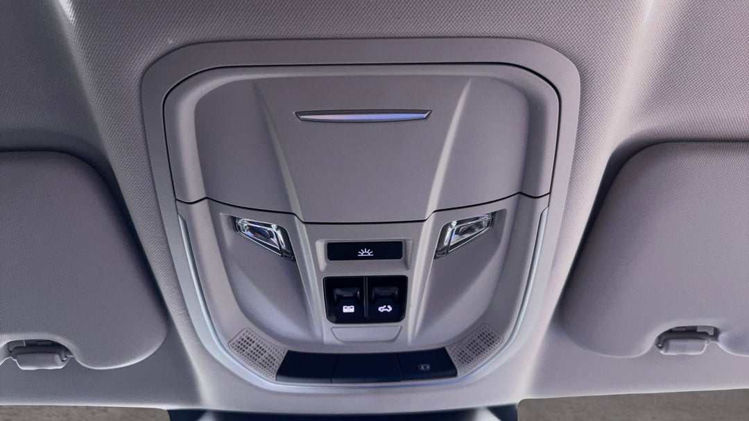 On-Roof Controls/Sunglass holder