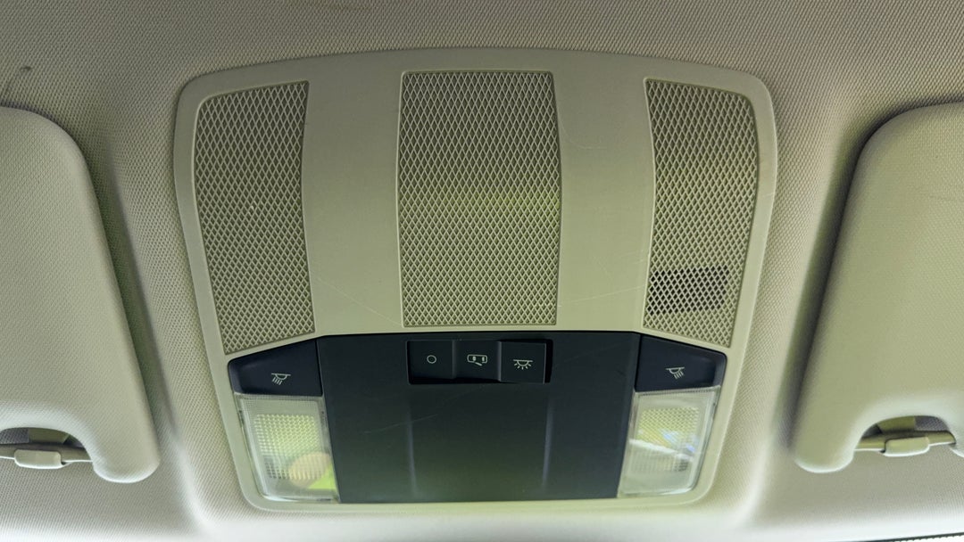 On-Roof Controls/Sunglass holder