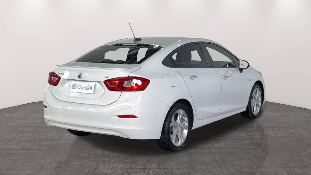 Right Back Diagonal (45- Degree) View