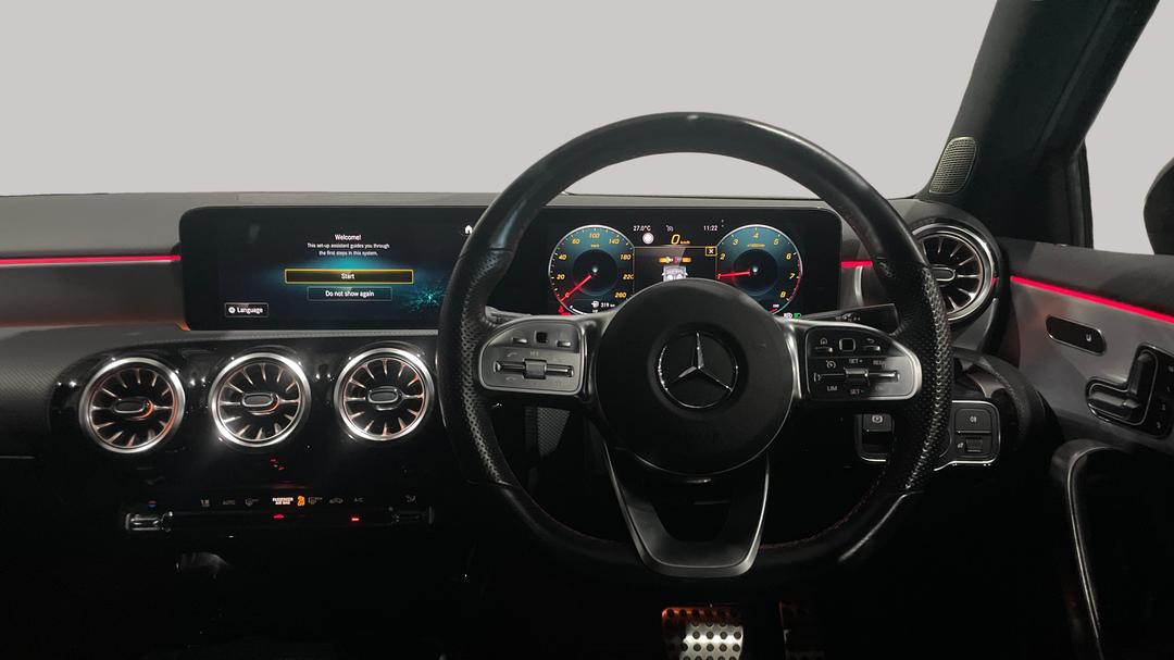 2021 Mercedes-benz A180 A180, Automatic, 42526 km, Steering Wheel Close-up