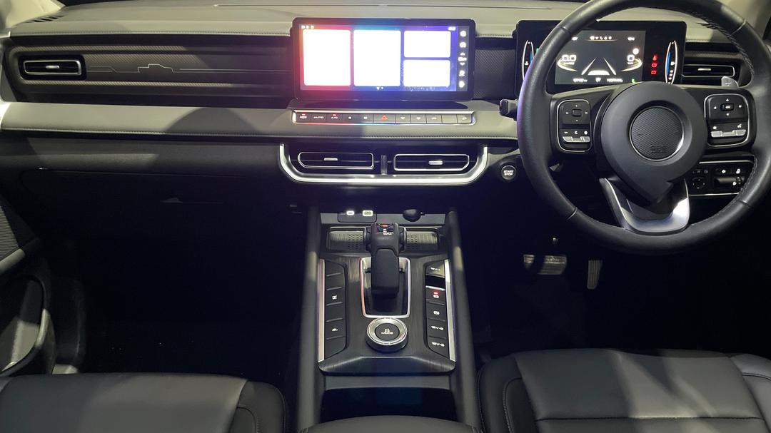 2025 GWM Cannon Lux (4x4), Automatic, 8742 km, Center Console