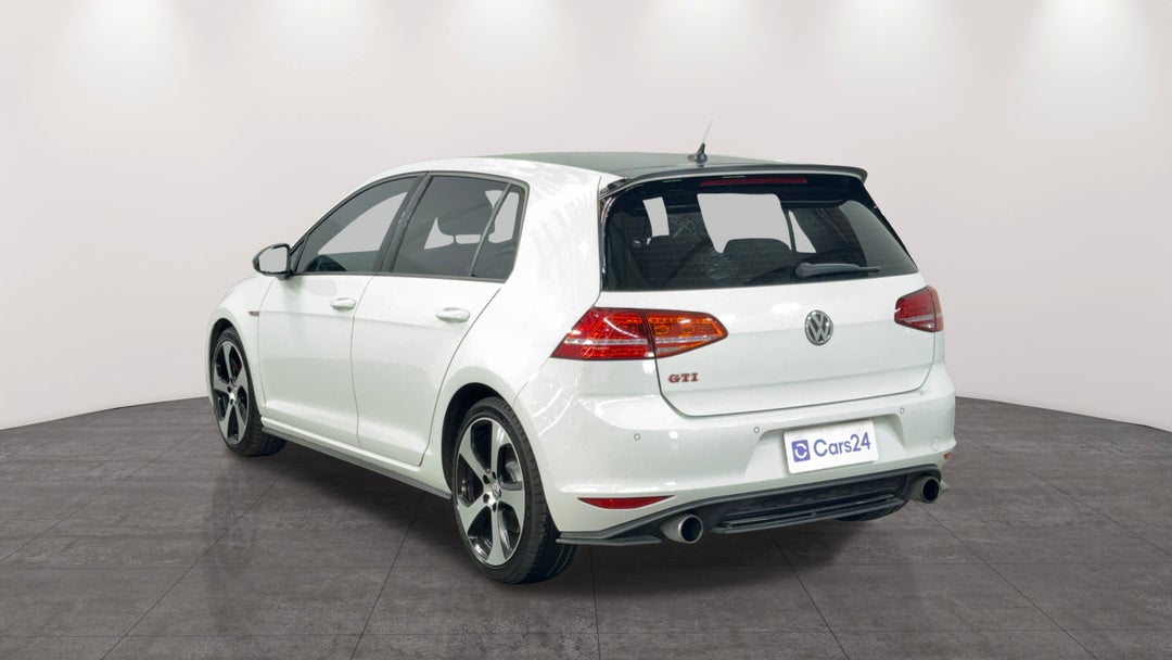 Left Back Diagonal (45- Degree) View