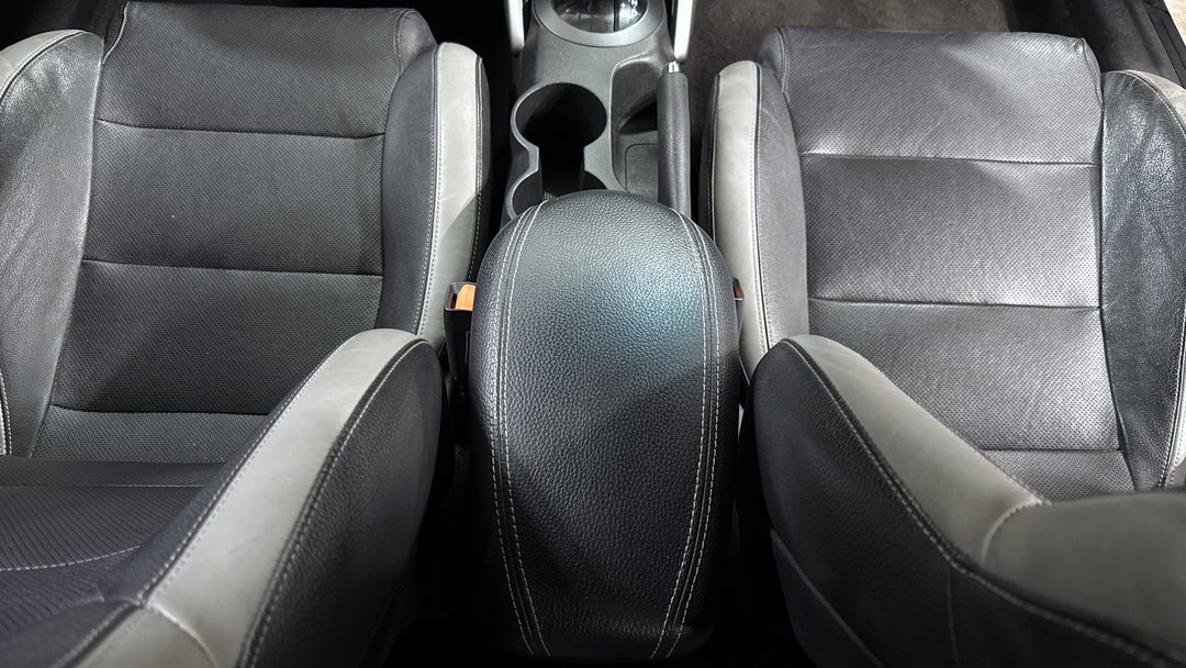 2015 Hyundai Veloster Sr Turbo, Automatic, 83696 km, Center Console