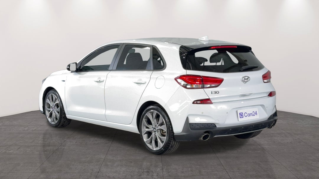 Left Back Diagonal (45- Degree) View