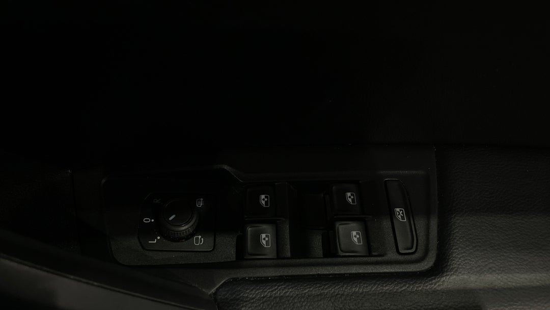 2020 Volkswagen Tiguan 110 Tsi Trendline, Automatic, 77266 km, Drivers Side Door Panel Controls