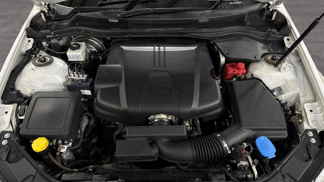 2016 Holden Commodore Sv6 Black Edition, Automatic, 160878 km, Open Bonnet (Engine)