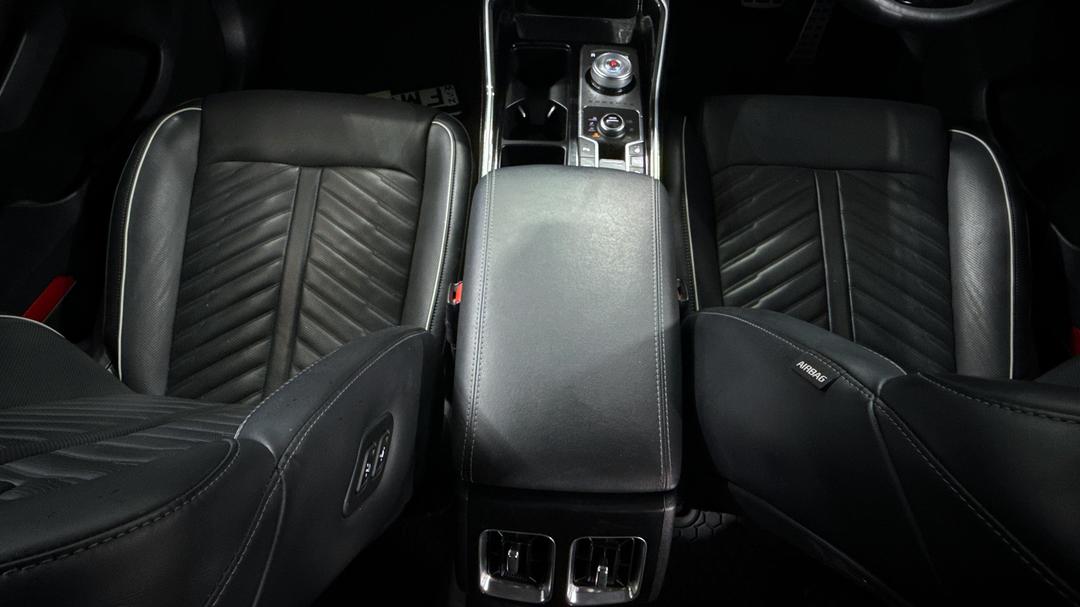 2024 Kia Sorento Gt-line 7 Seat, Automatic, 8060 km, Center Console