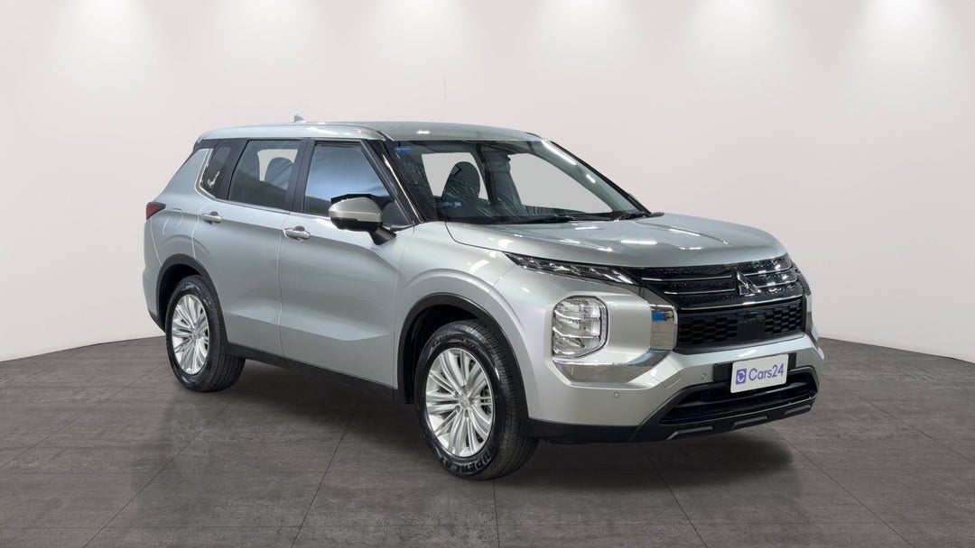 2024 Mitsubishi Outlander Es 7 Seat (2WD), Automatic, 51622 km, Right Front Diagonal (45- Degree) View