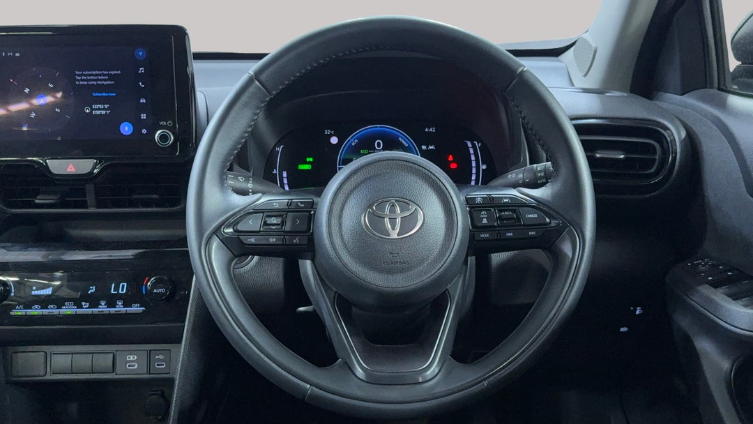 2024 Toyota Yaris Cross Gx Hybrid, Automatic, 47468 km, Steering Wheel Close-up
