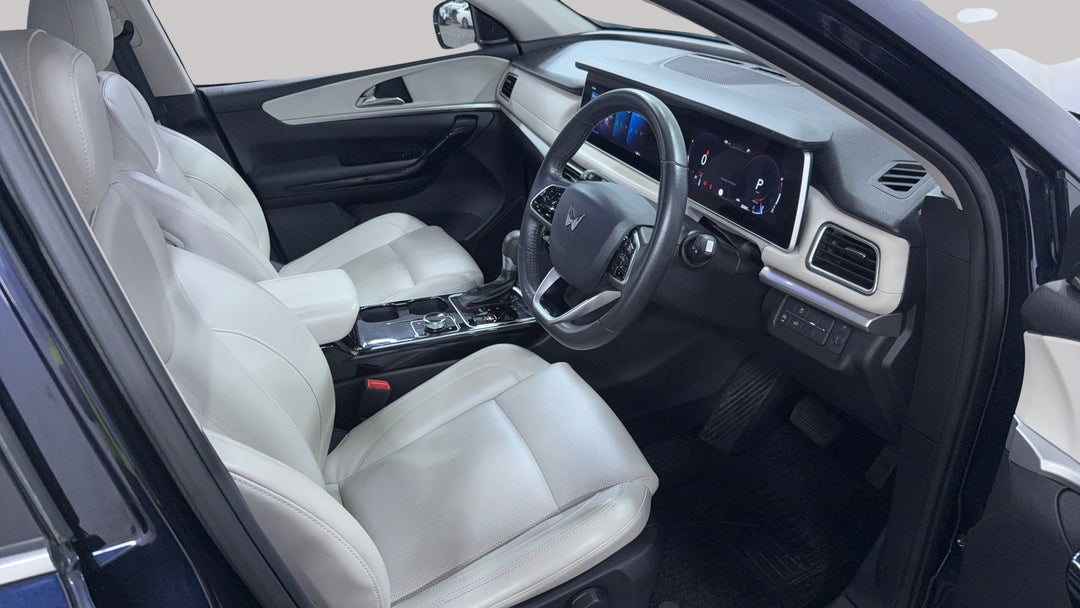 2023 Mahindra Xuv700 Ax7l, Automatic, 20601 km, Right Side Front Door Cabin View