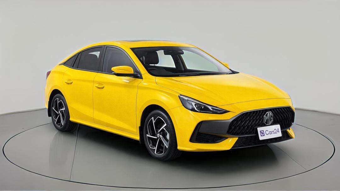2024 MG Mg5 Essence, Automatic, 8742 km, Right Front Diagonal (45- Degree) View