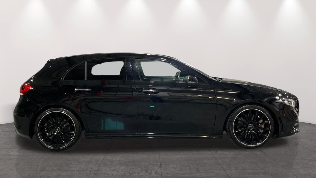 2022 Mercedes-amg A35 4matic, Automatic, 55418 km, Right Side View
