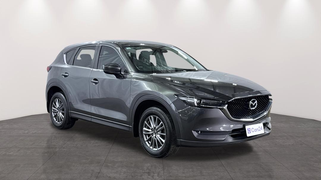 2018 Mazda CX-5 Maxx Sport (4x4), Automatic, 96625 km, Right Front Diagonal (45- Degree) View