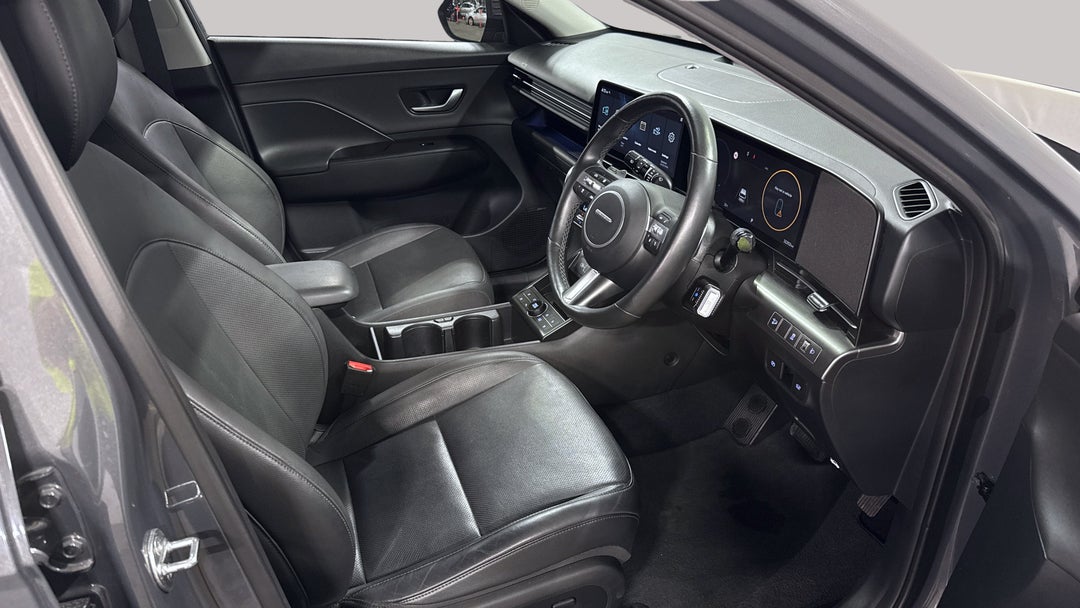 2023 Hyundai Kona Premium, Automatic, 32252 km, Right Side Front Door Cabin View