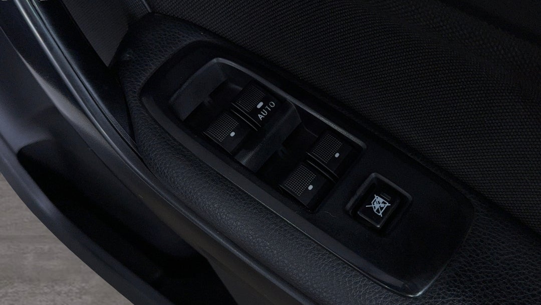 2022 Ford Ranger Xl 3.2 (4x4), Automatic, 51428 km, Drivers Side Door Panel Controls