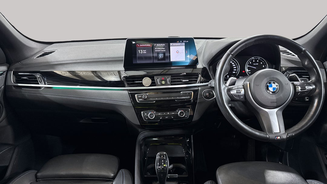 2022 BMW X1 sDrive 20i, Automatic, 38397 km, Dashboard View