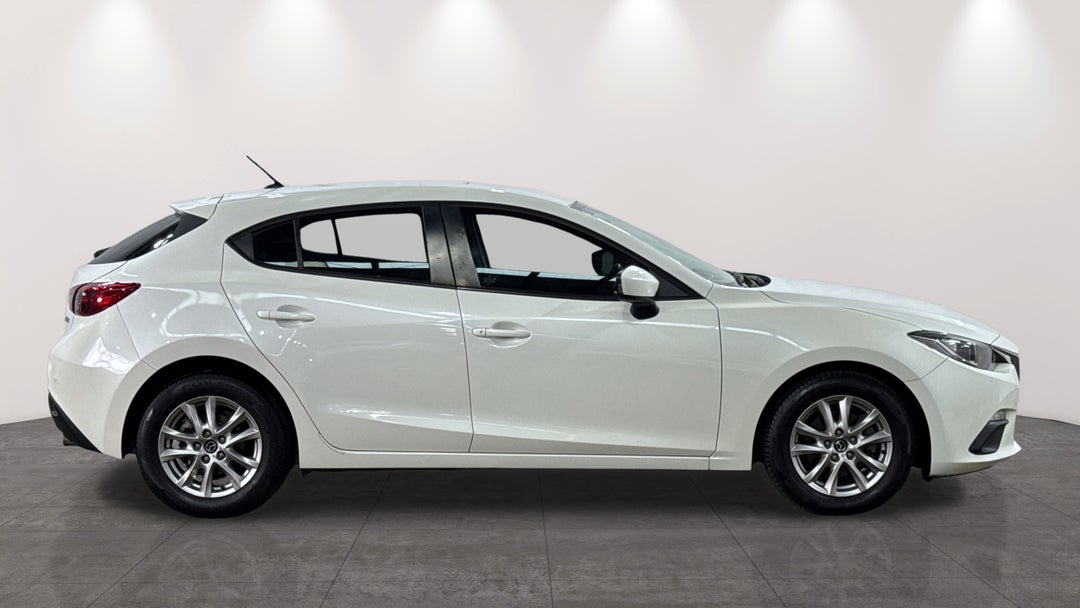 2015 Mazda 3 Neo, Automatic, 148362 km, Right Side View