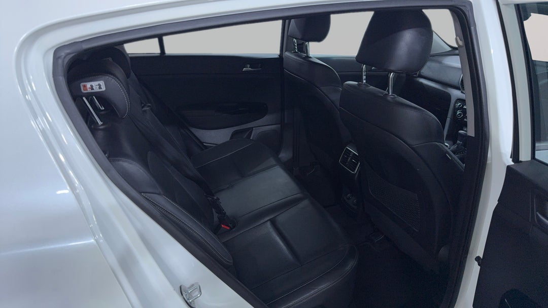 2016 Kia Sportage Platinum (AWD), Automatic, 113632 km, Right Side Rear Door Cabin View