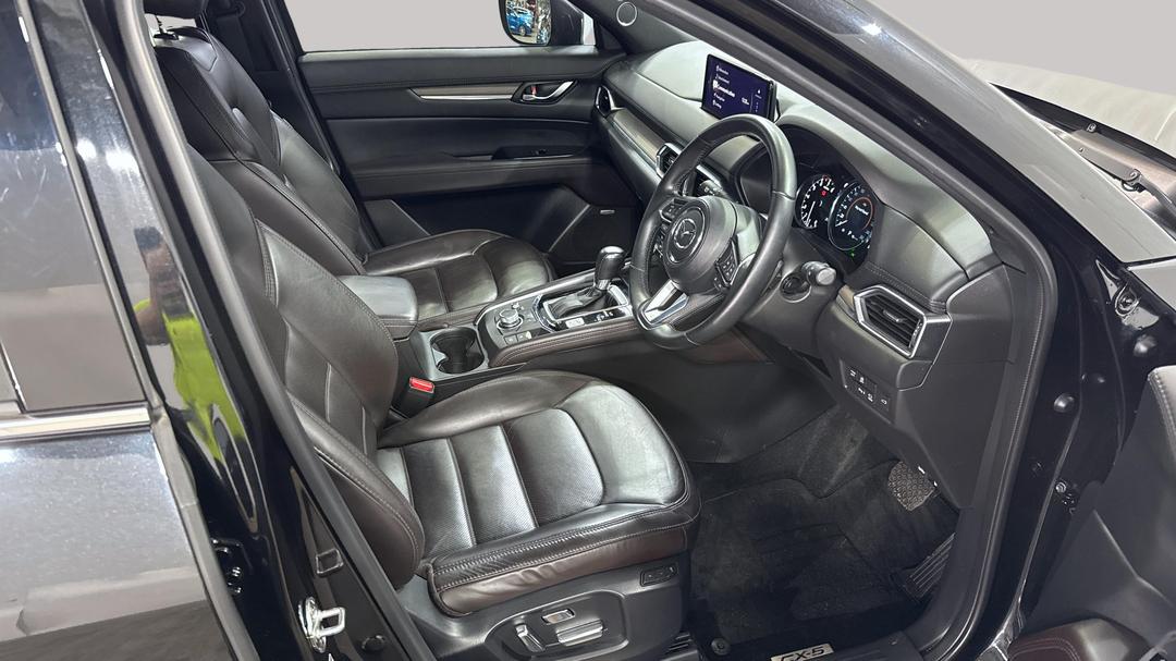 2023 Mazda CX-5 Akera (AWD), Automatic, 34512 km, Right Side Front Door Cabin View
