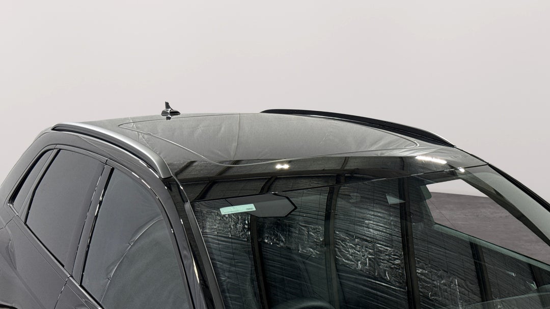 2025 Audi Q3 40 Tfsi Quattro S Line, Automatic, 10429 km, Roof/Sunroof View