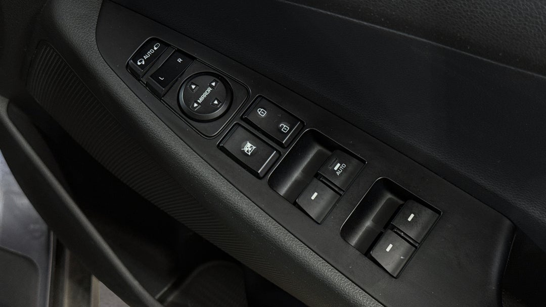 2018 Hyundai Tucson Active X (FWD), Automatic, 68959 km, Drivers Side Door Panel Controls