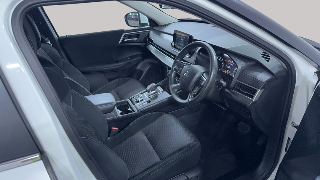 2024 Mitsubishi Outlander Es 5 Seat (2wd), Automatic, 55336 km, Right Side Front Door Cabin View