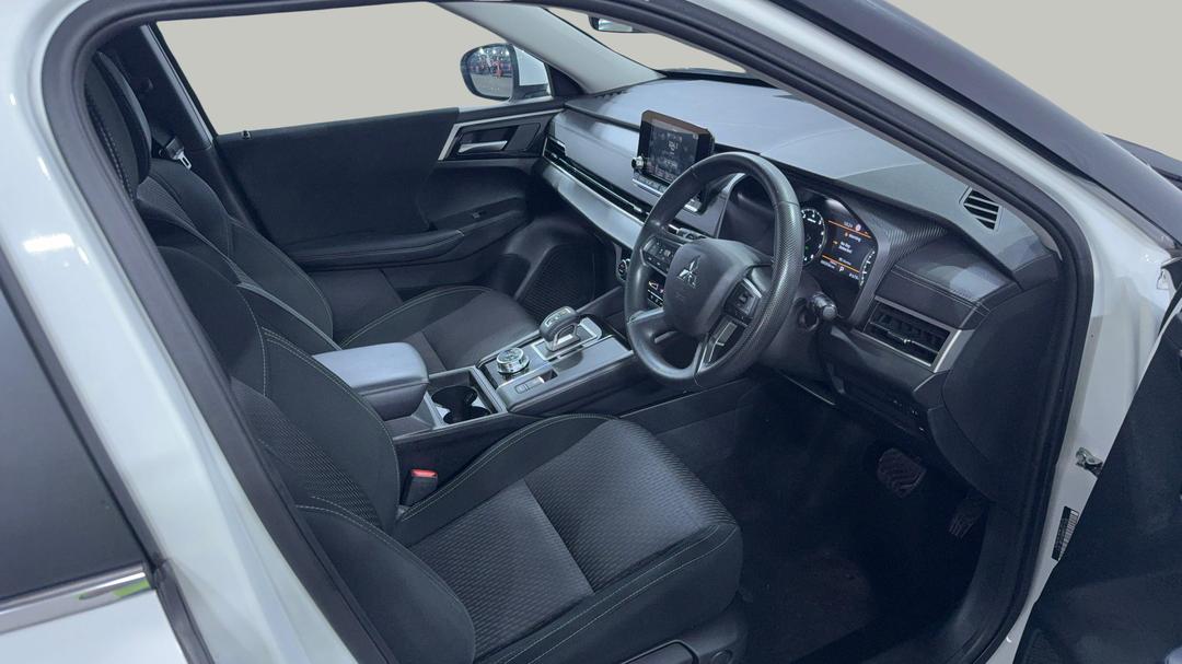 2024 Mitsubishi Outlander Es 5 Seat (2WD), Automatic, 55336 km, Right Side Front Door Cabin View