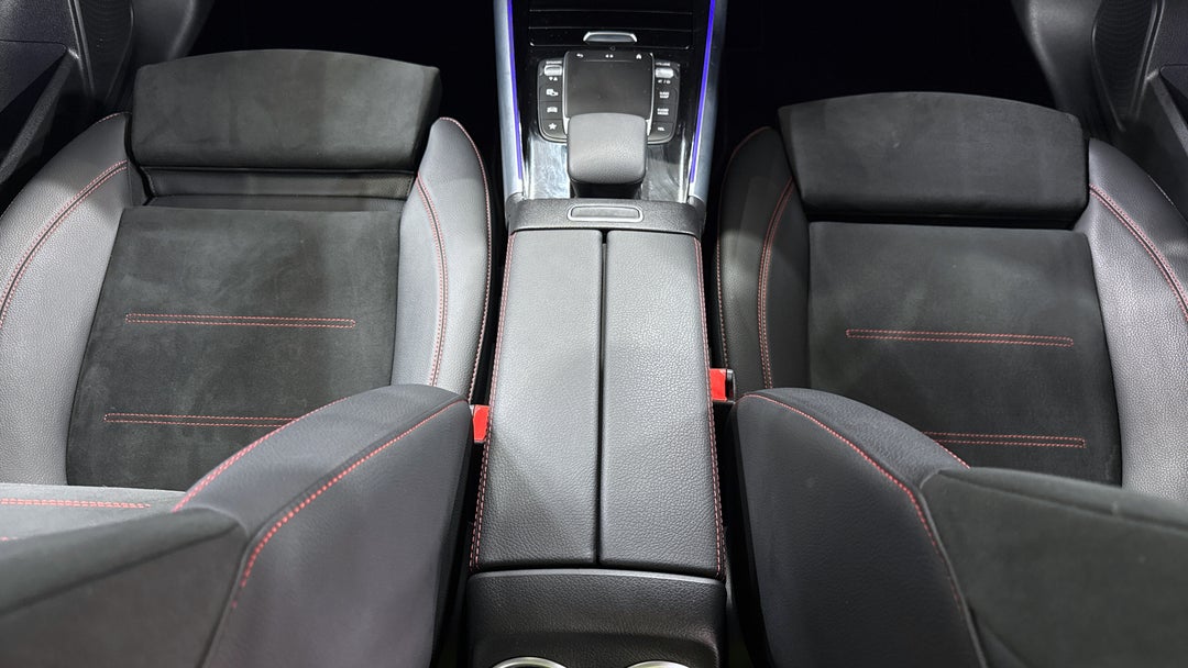 2022 Mercedes-benz GLA 250 4matic, Automatic, 33906 km, Center Console