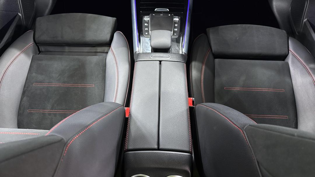 2022 Mercedes-benz GLA 250 4matic, Automatic, 33906 km, Center Console