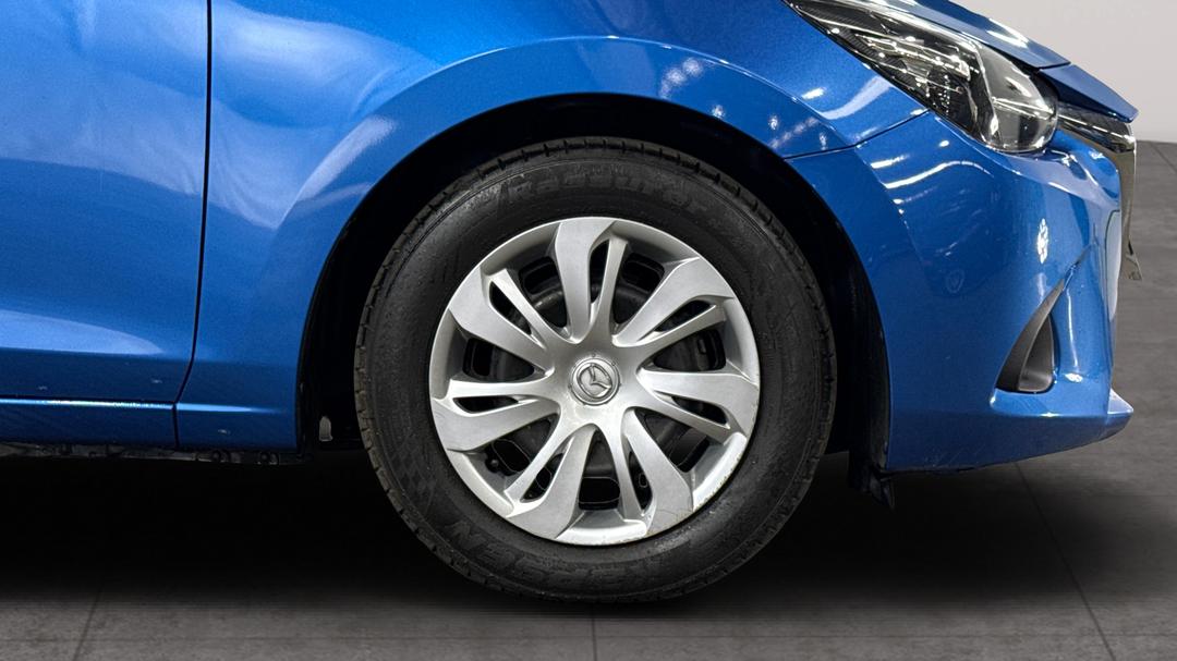 2018 Mazda Mazda2 Neo, Automatic, 96992 km, Right Front Wheel
