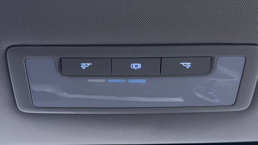 On-Roof Controls/Sunglass holder