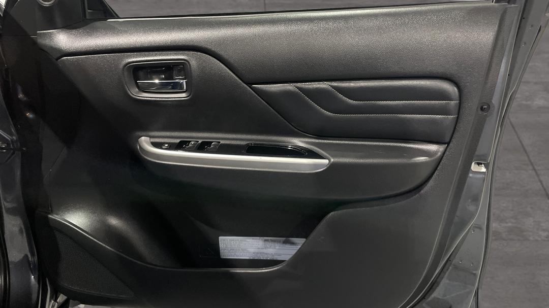 2023 Mitsubishi Triton Gsr (4x4), Automatic, 22992 km, Speaker View