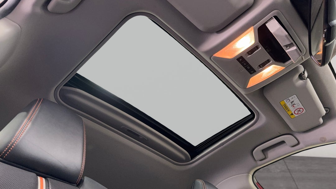 Interior Sunroof/Moonroof